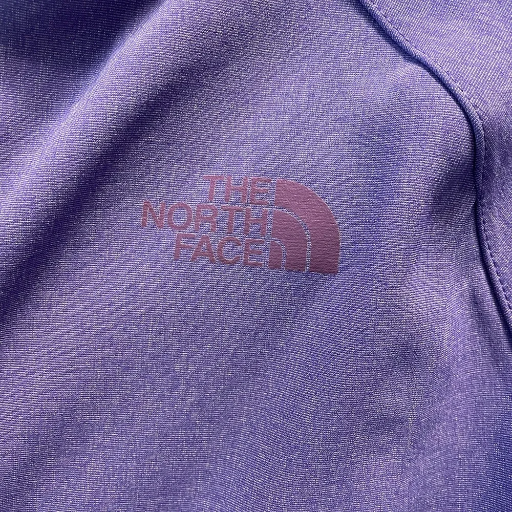 North face - Picture 2 of 6